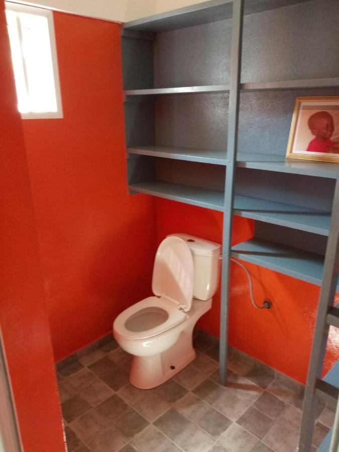 Maison Charlotte Forever Chambre D'Hotes Chez Un Couple Belgo Togolais ロメ エクステリア 写真
