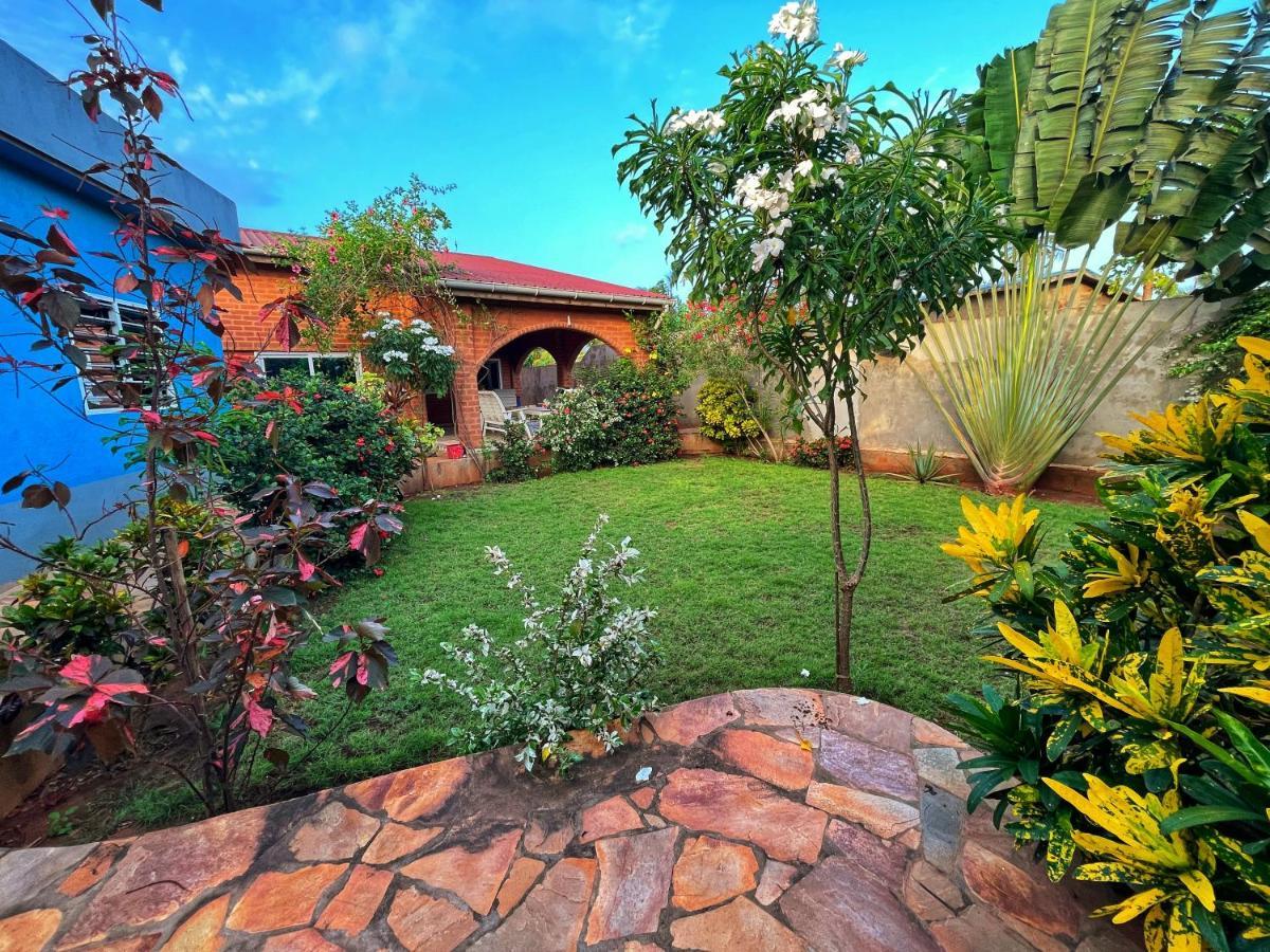 Maison Charlotte Forever Chambre D'Hotes Chez Un Couple Belgo Togolais ロメ エクステリア 写真